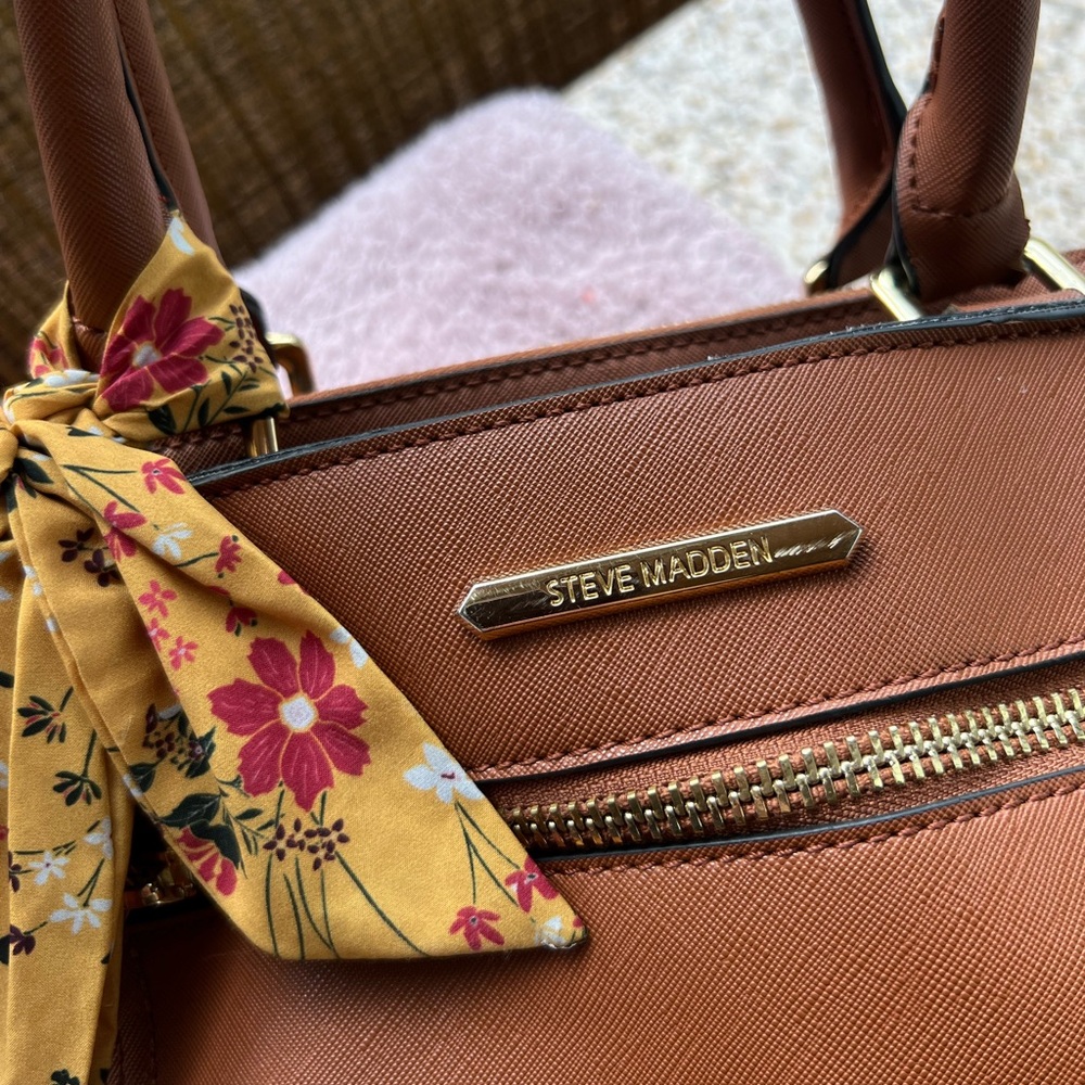 Steven Madden Handbag - Picture 2 of 12
